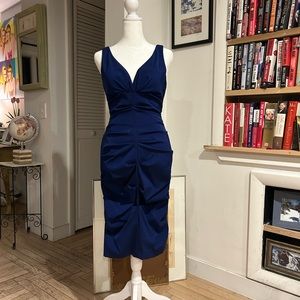 Cache, size small, blue